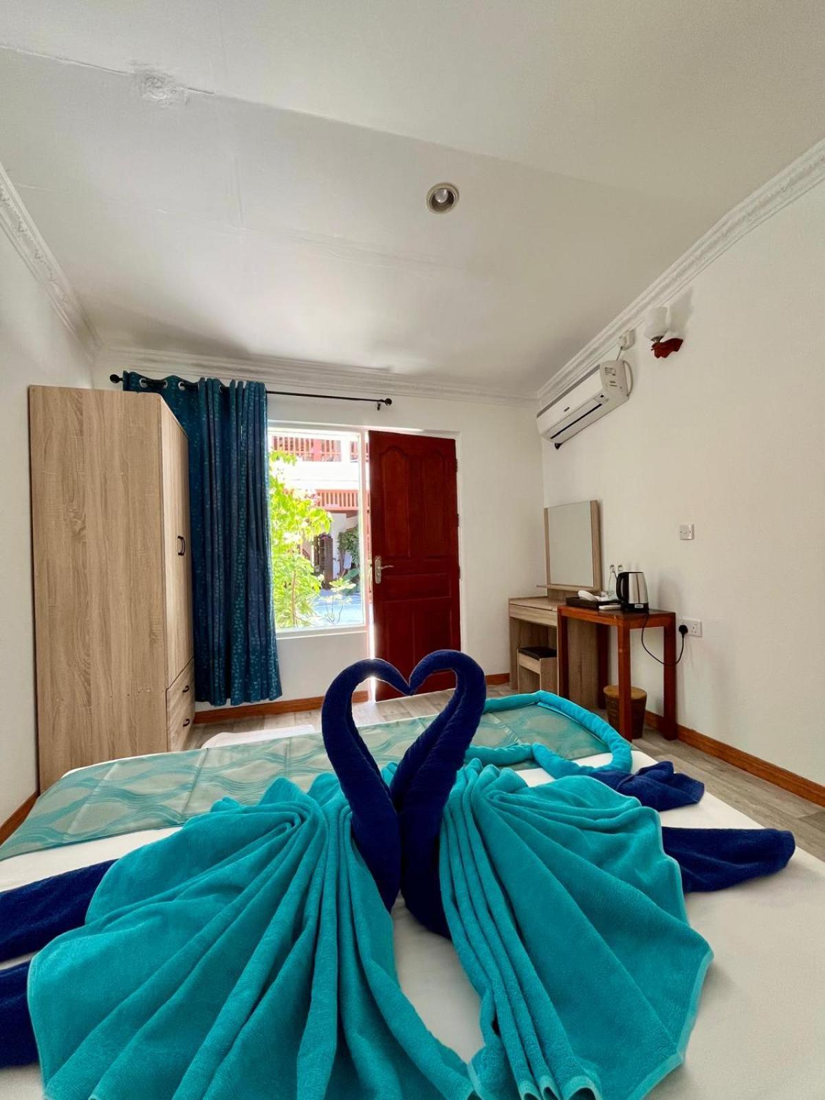 Ithaa Dhigurah - Feel Like Home Stay Экстерьер фото